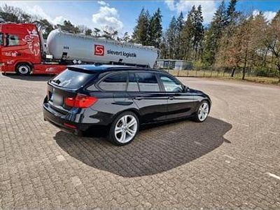 Usata BMW 325 Shadowline 218 CV (160 kW) 2014 Nero Station wagon