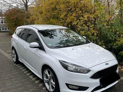 Gebraucht Ford Focus ST-Line 184 PS (135 kW) 2015 Weiß Kombi