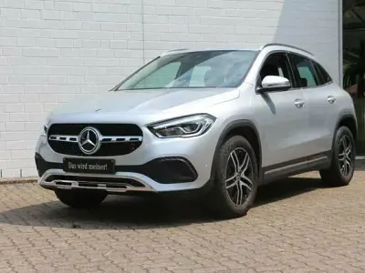 Gebraucht Mercedes GLA180 Progressive 136 PS (100 kW) 2022 Silber SUV