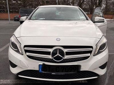 Gebraucht Mercedes A180 Edition 122 PS (89 kW) 2013 Weiß Limousine