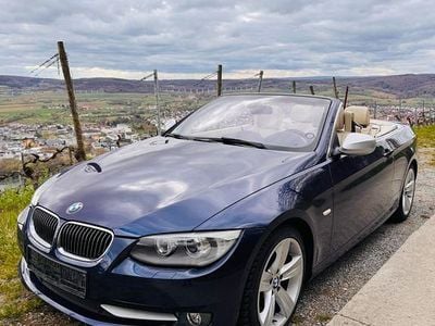 Gebraucht BMW 330 Cabriolet 245 PS (180 kW) 2012 Blau Cabrio