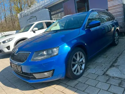 Gebraucht Skoda Octavia Elegance 179 PS (131 kW) 2013 Blau Kombi