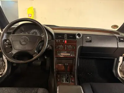 Gebraucht Mercedes C280 Elegance 193 PS (141 kW) 1994 Silber Limousine