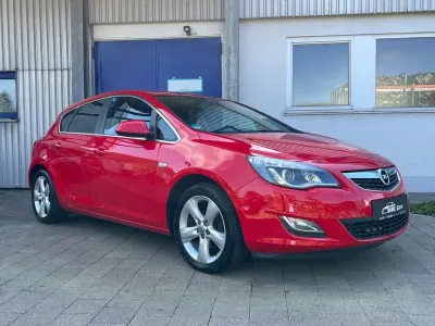 Gebraucht Opel Astra Sport 140 PS (102 kW) 2010 Rot Limousine