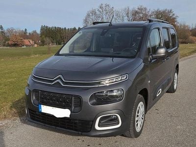 Grau Gebraucht 2021 Citroën Berlingo Shine Van / Kleinbus | 18.000 € (Guter Preis)