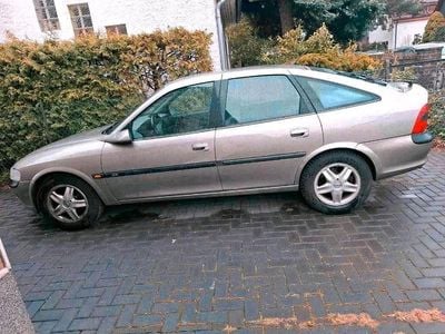 Usata Opel Vectra 115 CV (84 kW) 1996 Oro Berlina