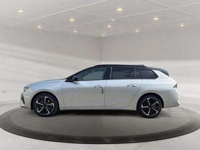 Neu Opel Astra 131 PS (96 kW) 2025 Silber Kombi