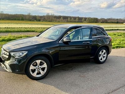 Gebraucht Mercedes GLC220 194 PS (142 kW) 2022 Schwarz SUV