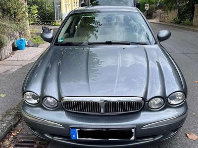 Grau Gebraucht 2004 Jaguar X-type Executive Kombi | 5.600 € (Teuer)