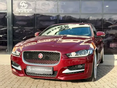 Käytetty Jaguar XE R-Sport 180 HP (132 kW) 2016 Punainen Sedan