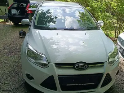 Gebraucht Ford Focus Trend 101 PS (74 kW) 2013 Limousine