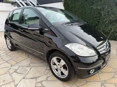 Gebraucht Mercedes A200 136 PS (100 kW) 2010 Schwarz Limousine