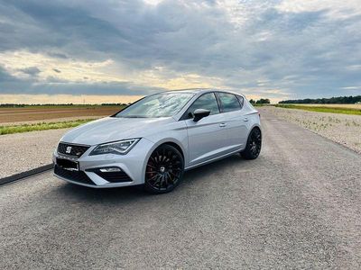 Używany Seat Leon CUPRA 360 KM (264 kW) 2017 Srebrny Sedan/Limuzyna