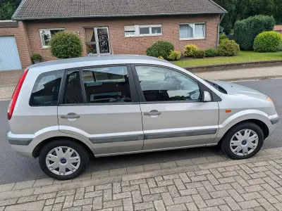 Gebraucht Ford Fusion 59 PS (43 kW) 2007 Silber Kleinwagen