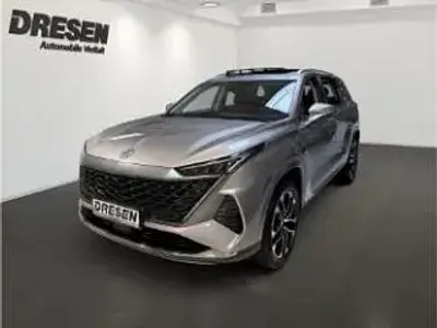 Neu MG MGS9 Comfort 299 PS (219 kW) 2026 Silber SUV