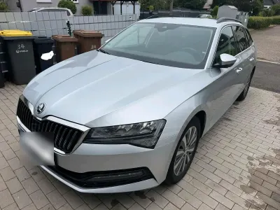Gebraucht Skoda Superb 200 PS (147 kW) 2023 Silber Kombi