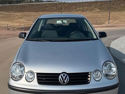 Gebraucht VW Polo 64 PS (47 kW) 2004 Silber Kleinwagen
