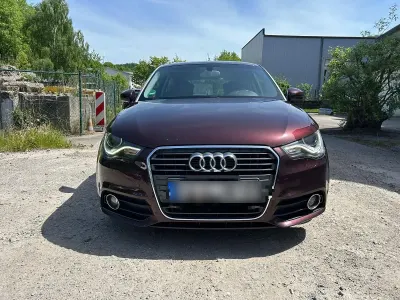 Gebraucht Audi A1 Attraction 86 PS (63 kW) 2011 Violet Kleinwagen