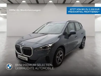 Gebraucht BMW 220 Active Tourer Luxury Line 156 PS (114 kW) 2025 Grau Van / Kleinbus