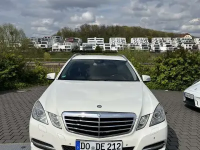 Gebraucht Mercedes E220 Avantgarde 170 PS (125 kW) 2011 Kombi