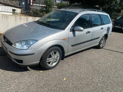 Gebraucht Ford Focus 100 PS (73 kW) 2004 Grau Kombi