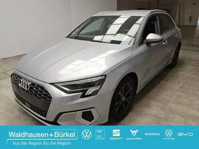 Używany Audi A3 Advanced 150 KM (110 kW) 2023 Srebrny Sedan/Limuzyna