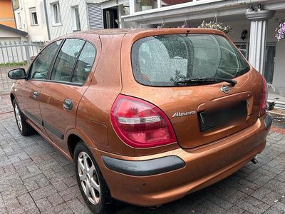 Nissan Almera