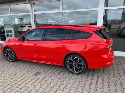Gebraucht Ford Focus ST-Line 150 PS (110 kW) 2019 Racerot Kombi