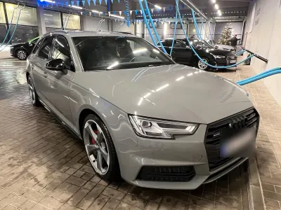 Używany Audi A4 Black Edition 190 KM (139 kW) 2017 Szary Kombi
