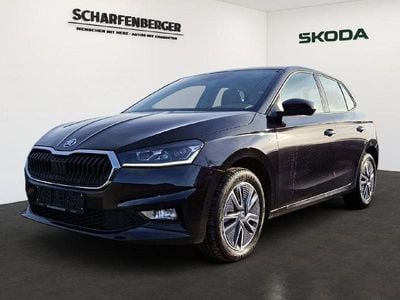 Blackmagic perleffekt Gebraucht 2022 Skoda Fabia Tour Limousine | 19.770 € (Fairer Preis)