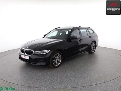 Schwarz Gebraucht 2022 BMW 320e Sport Line Kombi | 25.780 € (Guter Preis)