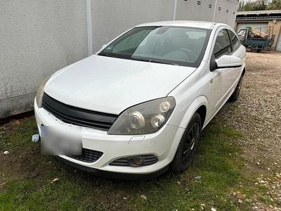 Gebraucht Opel Astra GTC 116 PS (85 kW) 2009 Weiß Coupé