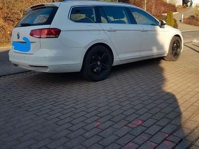 Gebraucht VW Passat Comfortline 120 PS (88 kW) 2015 Weiß Kombi