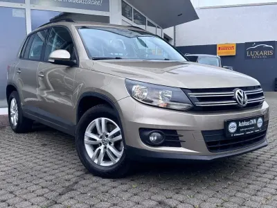 Gebraucht VW Tiguan Trendline 122 PS (89 kW) 2014 Titanium beige metallic SUV