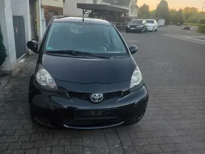 Second-hand Toyota Aygo Cool 68 CP (50 kW) 2009 Negru Hatchback