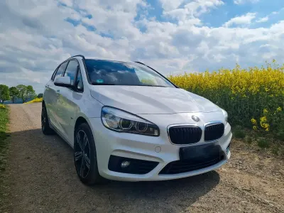 Gebraucht BMW 218 Active Tourer Sport Line 150 PS (110 kW) 2016 Weiß Van / Kleinbus