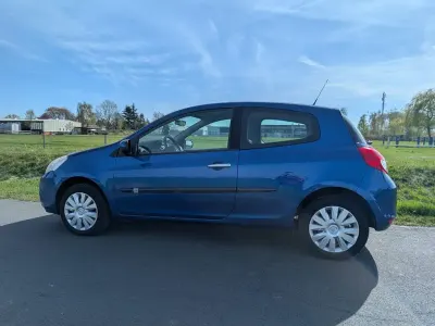 Gebraucht Renault Clio II Expression 75 PS (55 kW) 2010 Blau Limousine