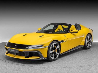 Gebraucht Ferrari 12 Cilindri 829 PS (609 kW) 2025 Giallo modena Cabrio