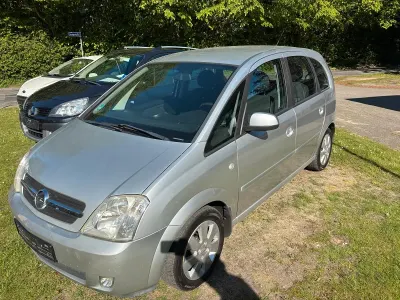 Usata Opel Meriva 101 CV (74 kW) 2003 Argento Monovolume