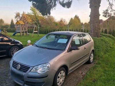 Begagnad VW Polo 2009 Grå Halvkombi