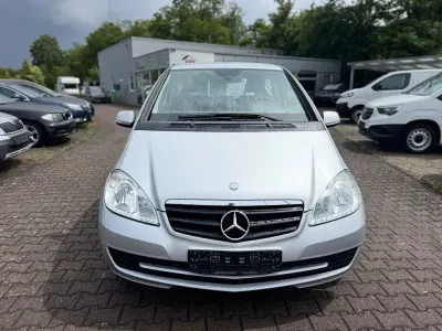 Gebraucht Mercedes A180 116 PS (85 kW) 2009 Silber Kleinwagen