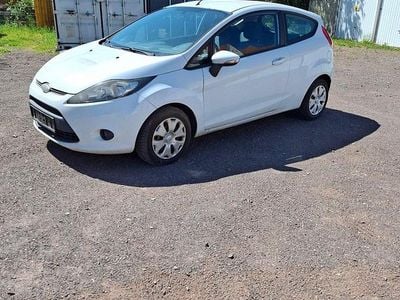 Gebraucht Ford Fiesta 90 PS (66 kW) 2009 Weiß Limousine