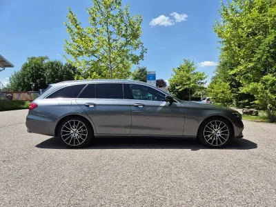 Gebraucht Mercedes E220 Avantgarde 194 PS (142 kW) 2020 Grau Limousine