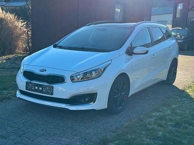 Gebraucht Kia Ceed Sportswagon Platinum Edition 136 PS (100 kW) 2016 Weiß Kombi