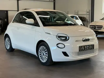 Second-hand Fiat 500e 86 kW (118 CP) 2023 Alb Berlinǎ