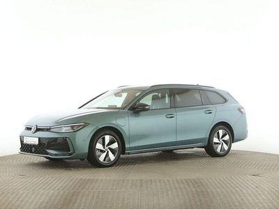Second-hand VW Passat R-line 272 CP (200 kW) 2025 Verde Break