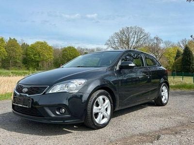 Second-hand Kia Ceed 125 CP (91 kW) 2011 Negru Hatchback