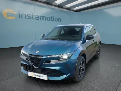 Neu Alfa Romeo Junior 145 PS (106 kW) 2026 Blau SUV