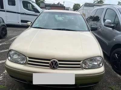 Gebraucht VW Golf IV 100 PS (73 kW) 2000 Gold Kleinwagen
