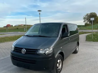 Używany VW Caravelle 180 KM (132 kW) 2013 Szary Van